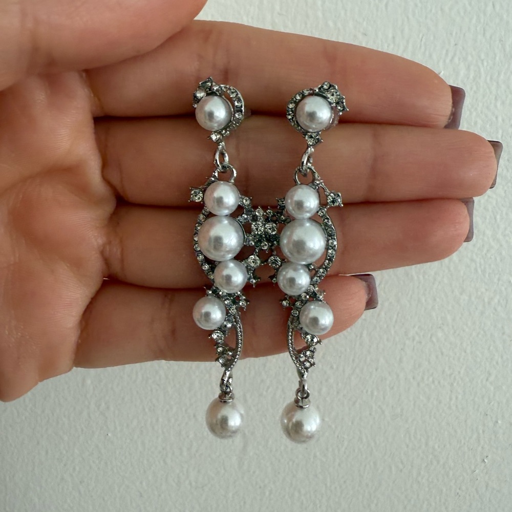 Fashion Pearl and Rhinestone Earrings